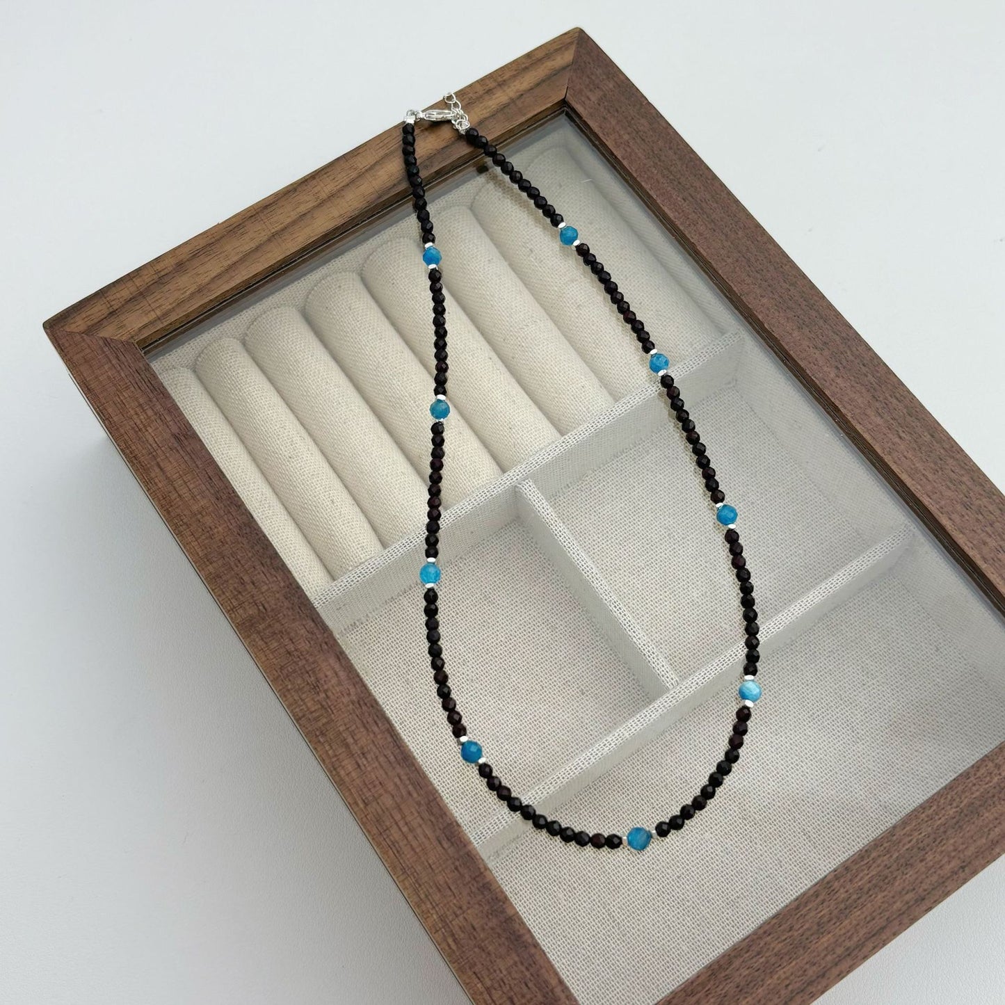 Collar de cuentas de apatita natural