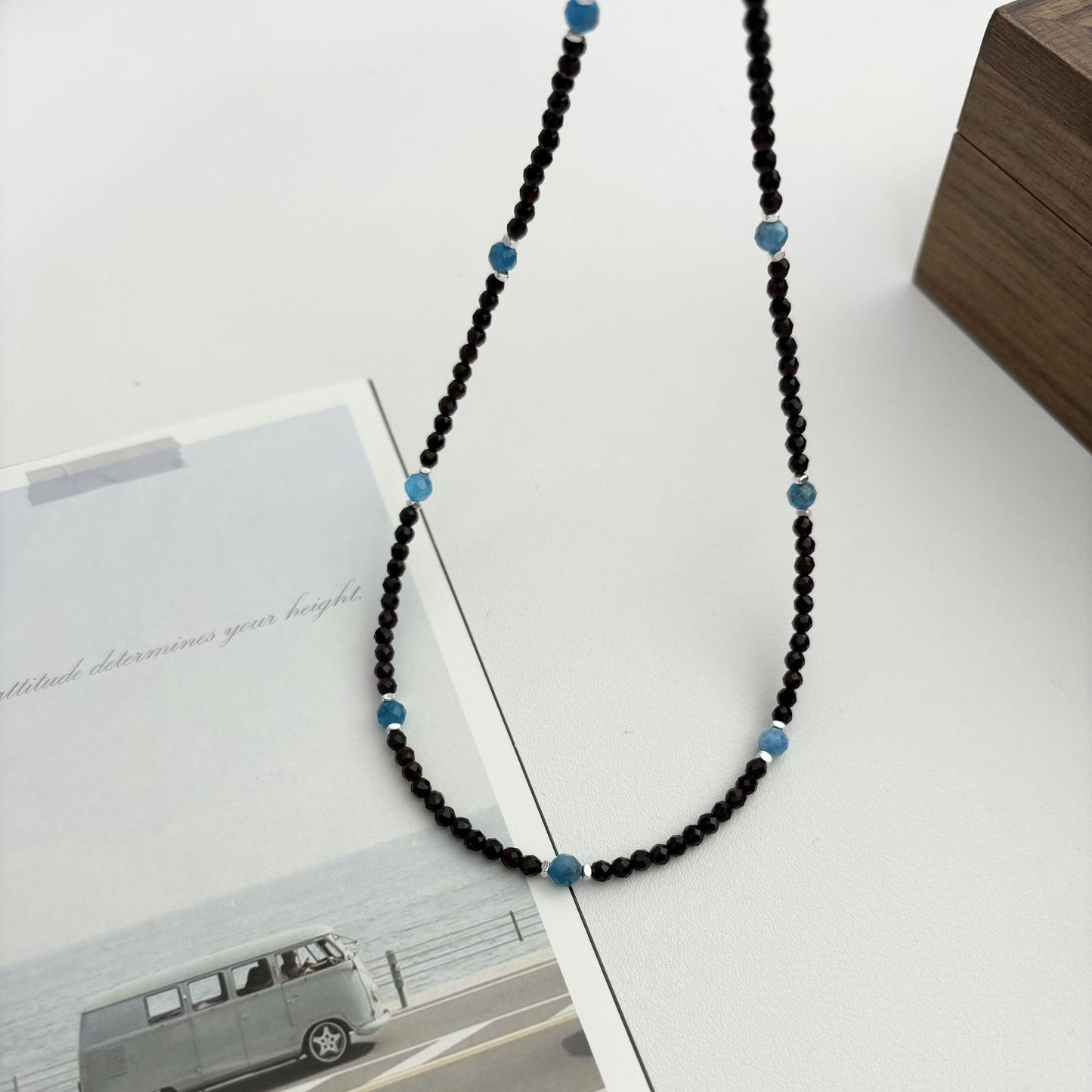 Collar de cuentas de apatita natural