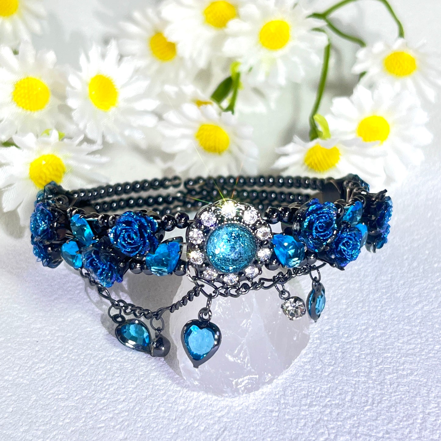 Handgefertigtes Perlen- und Aquamarinarmband