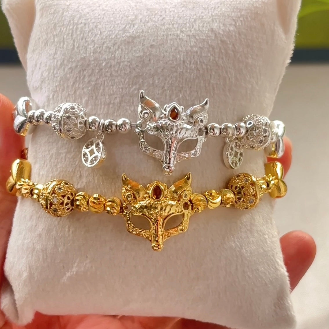 Pulsera de aguamarina y perla hecha a mano