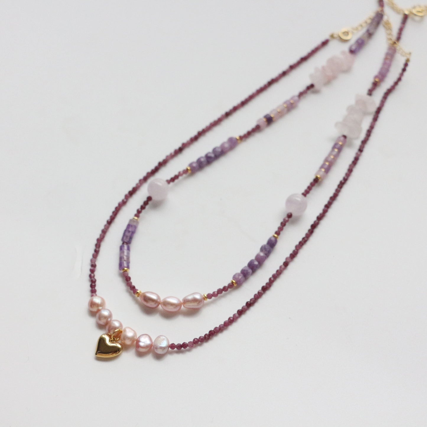 Collar de oro de 18 quilates hecho a mano con cuentas de perlas y piedras preciosas de amatista