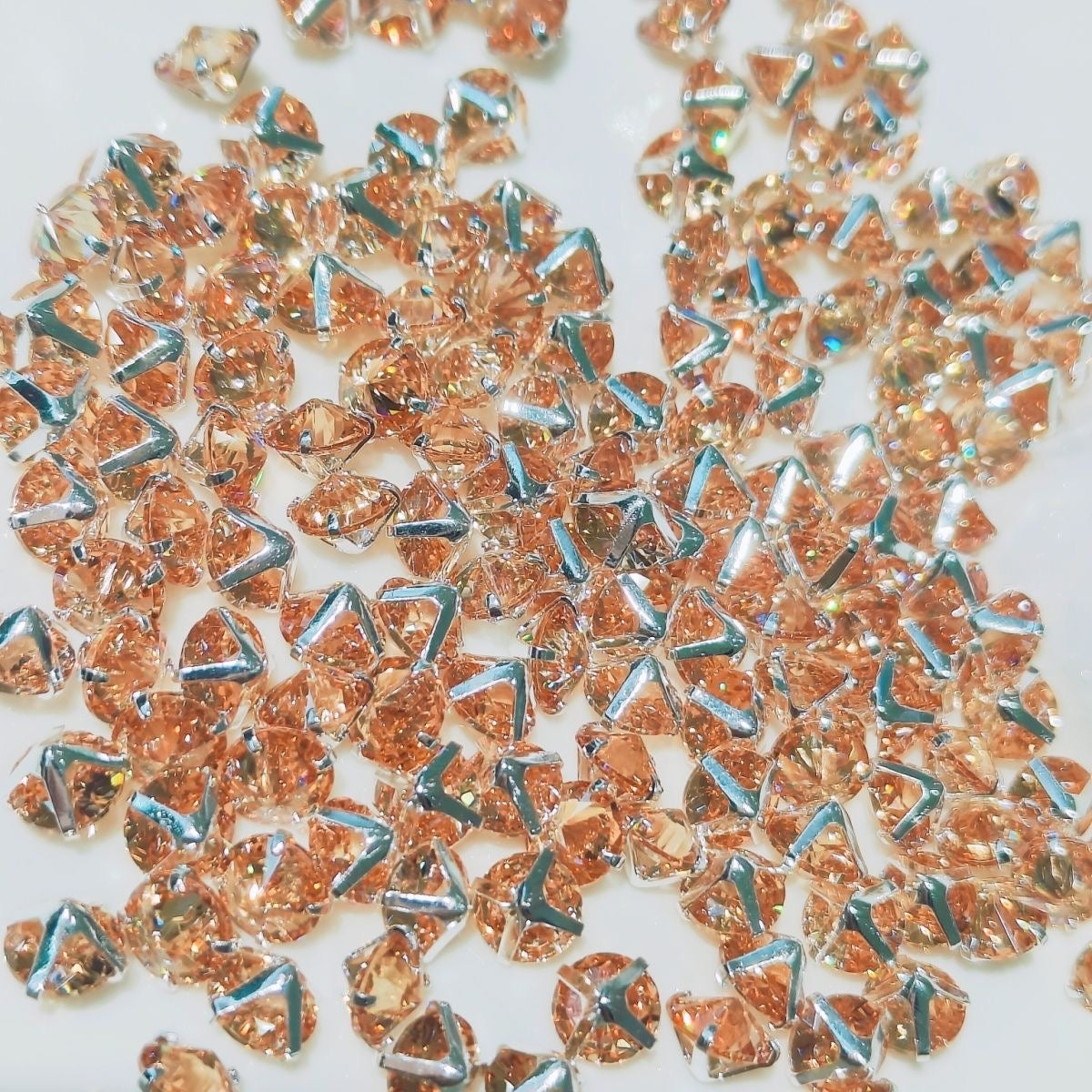3A Grade Round Reverse-Clamp Zircon 5MM