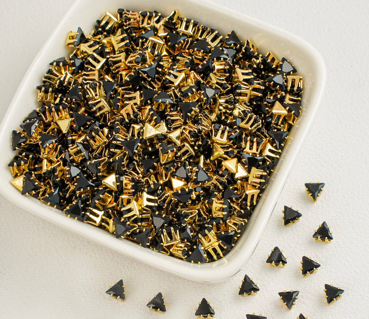 OneMillet Triangle Zirconia Beads 4MM