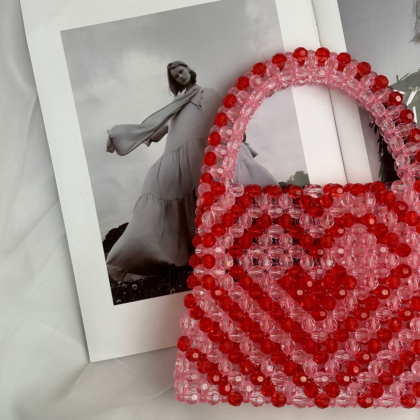 Bolso de mano con cuentas y cristales hecho a mano