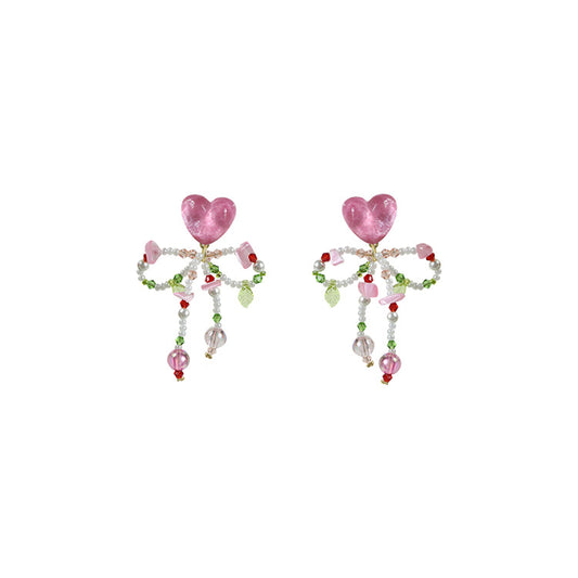 Pendientes de cuentas de corazón rosa con lazo de mariposa de colores en plata de ley