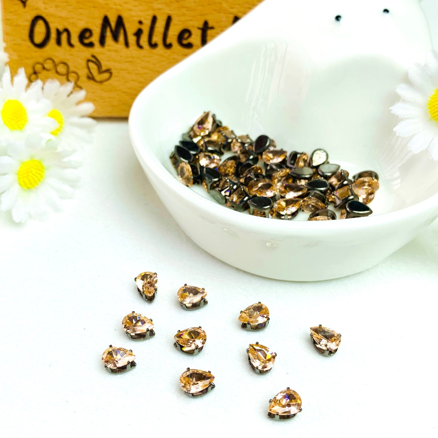 OneMillet Black-Base Teardrop Zirconia Stone 4×6mm