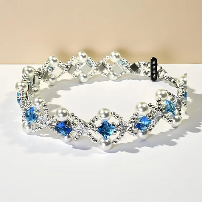 Handgefertigtes Perlen- und Aquamarinarmband