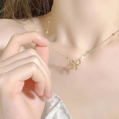 Collar de perlas hecho a mano con cuentas en forma de corazón