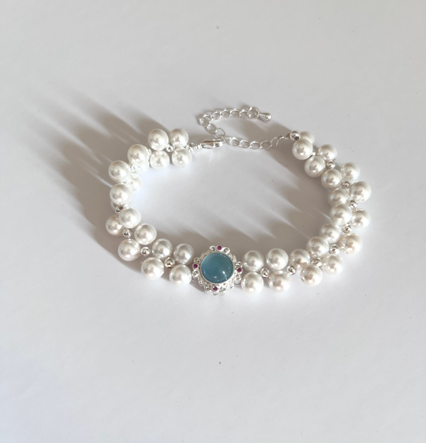 Pulsera de aguamarina y perla hecha a mano