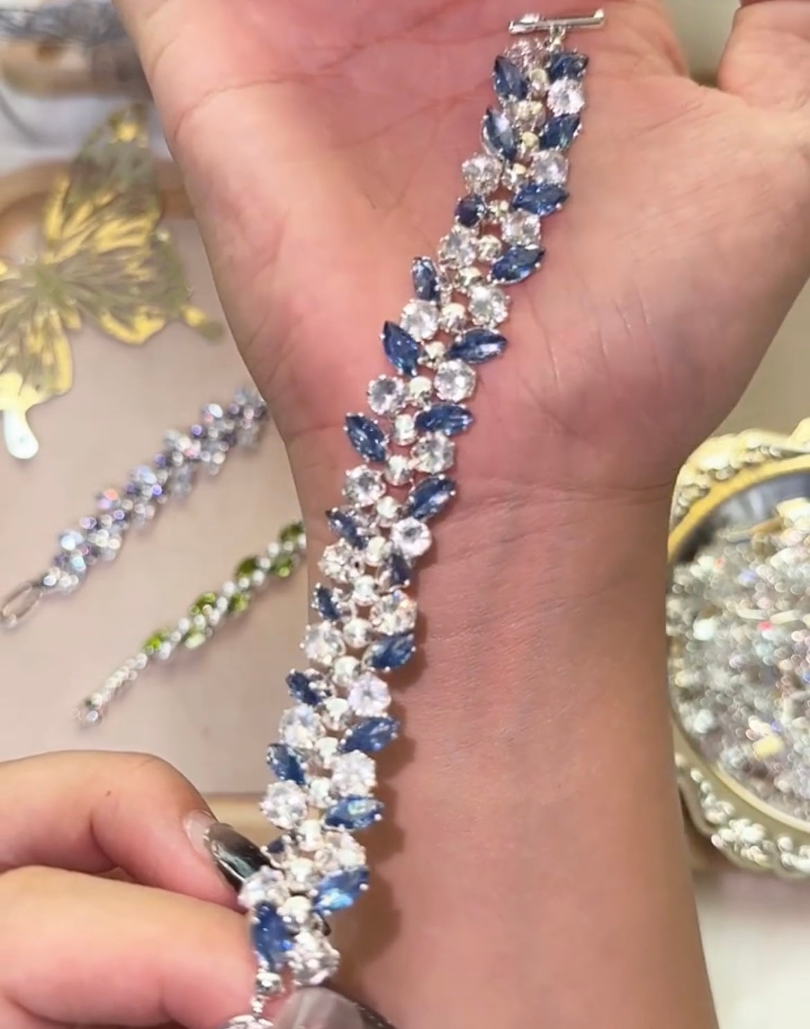 Pulsera de aguamarina y perla hecha a mano